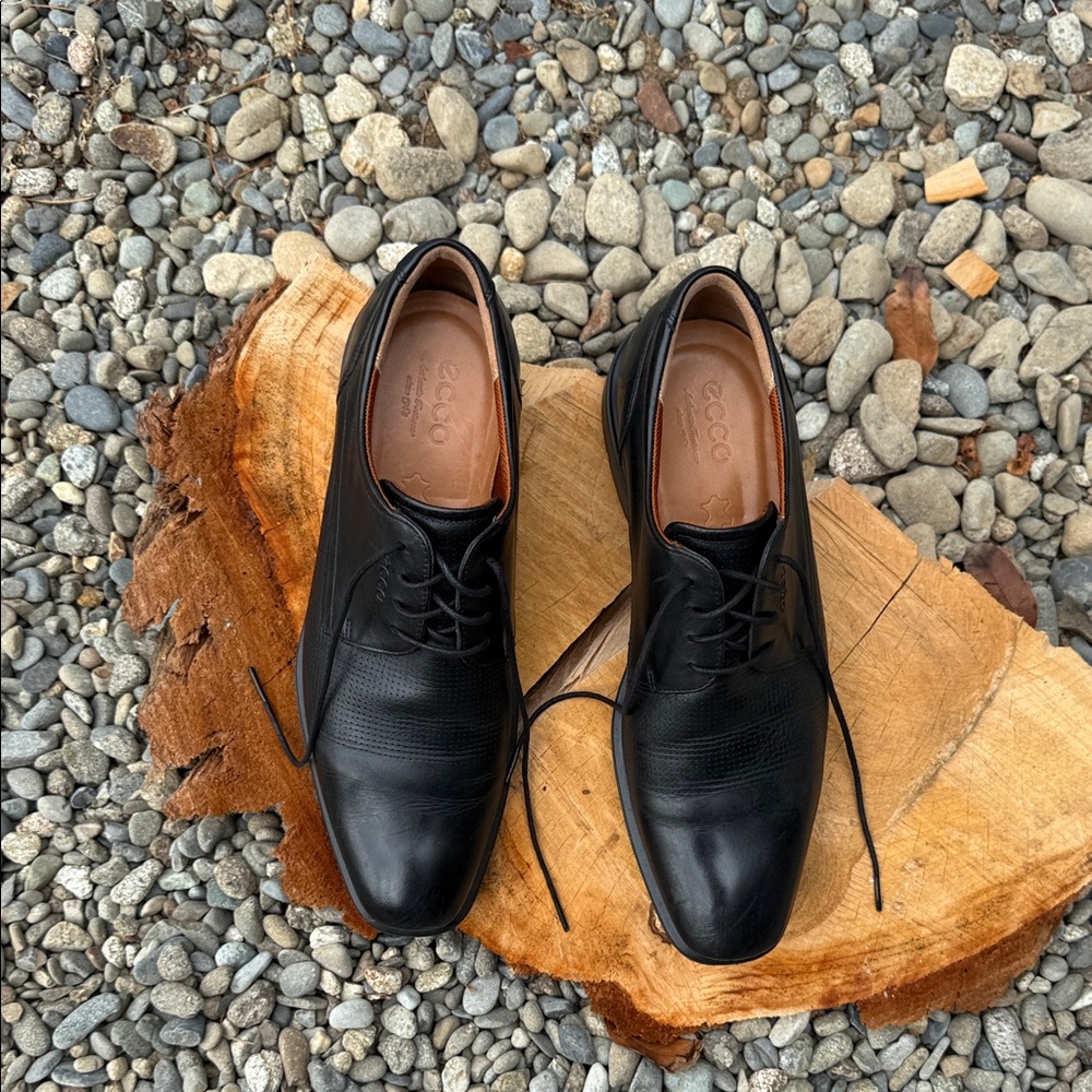 Ecco Men's Black Leather Oxfords like new excellent condition
